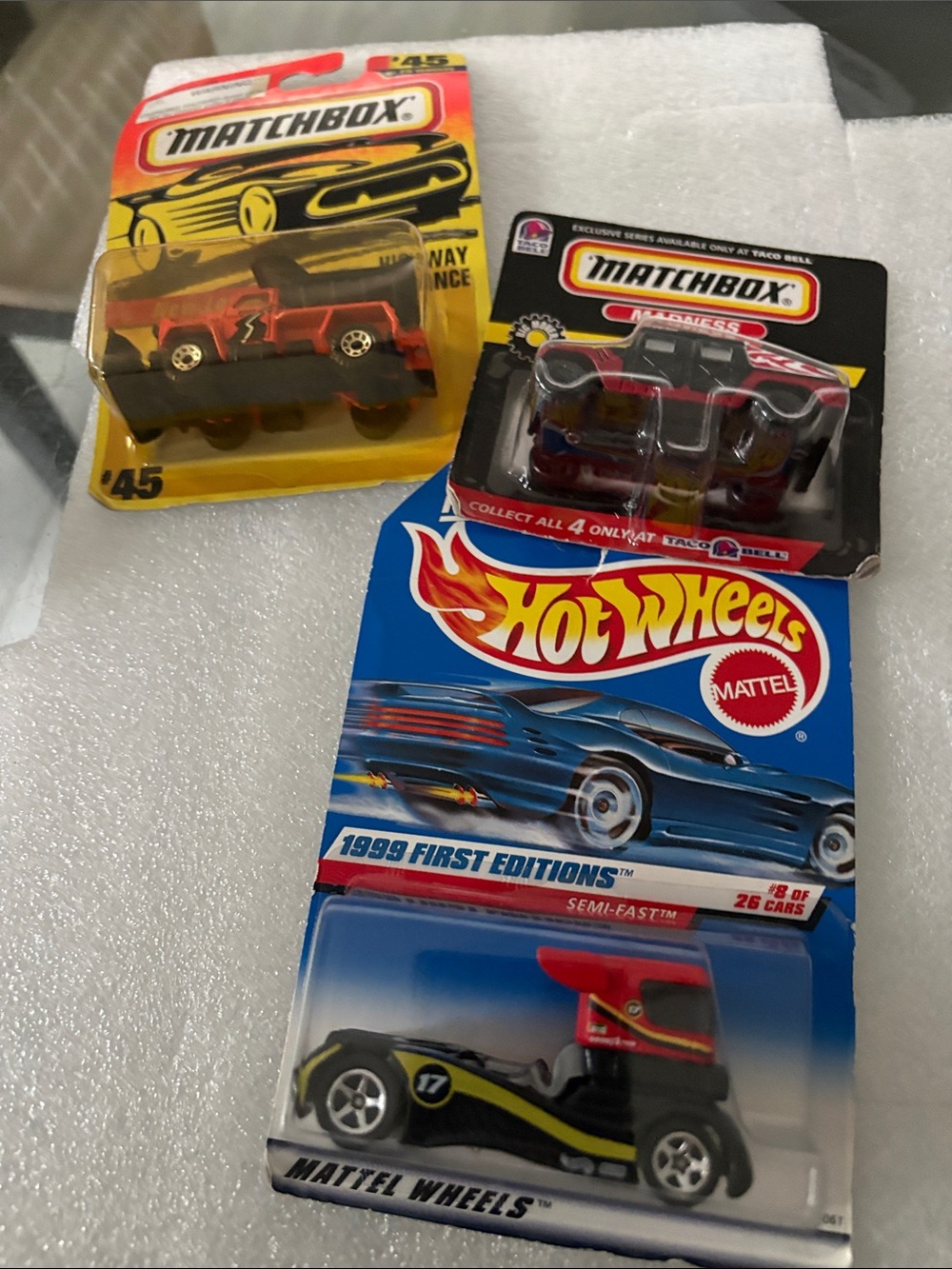 1999 First Editions Black and Red Semi-Fast Toy 3 Cars